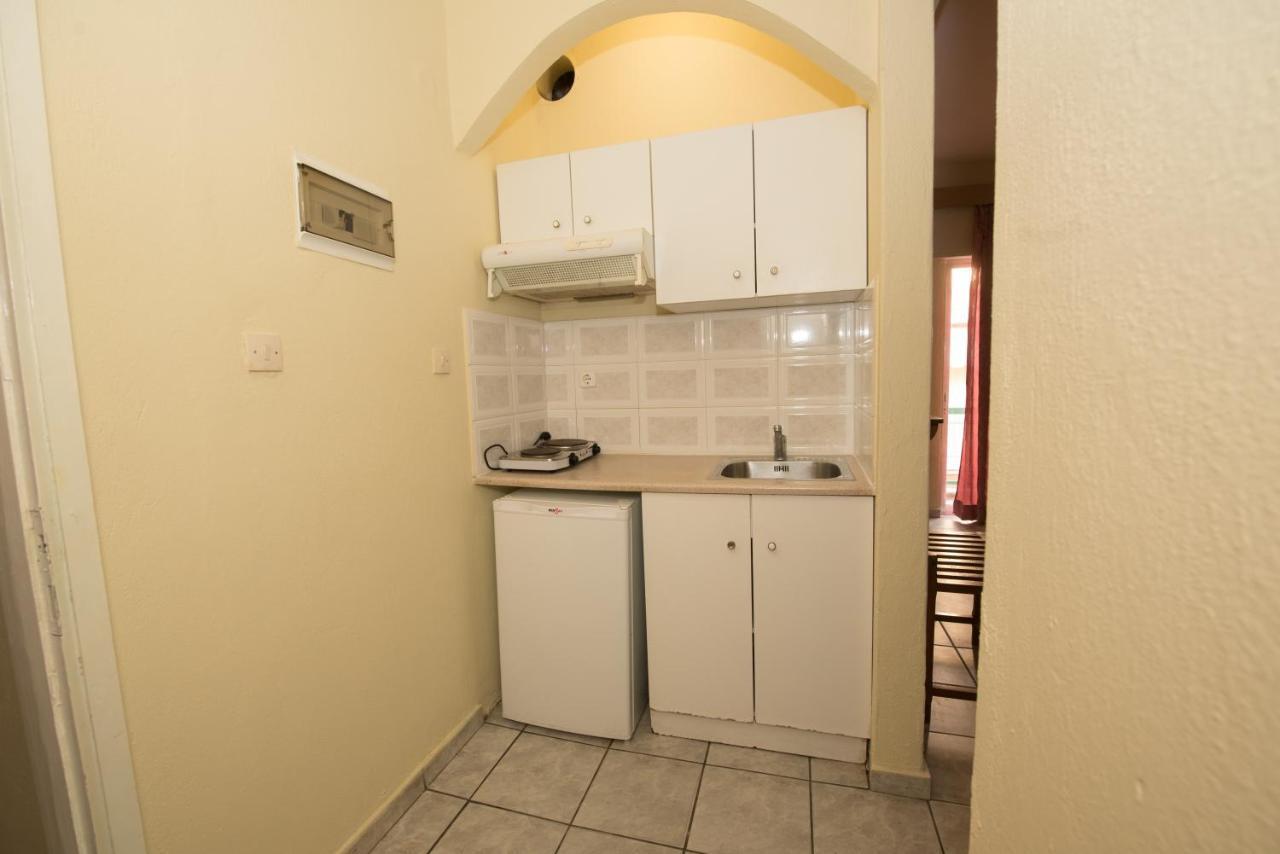 Amelies Apartments Paralia Katerinis Exterior photo